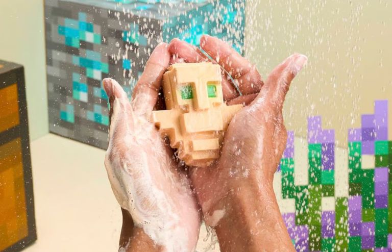 LUSH Minecraft Totem of Undying