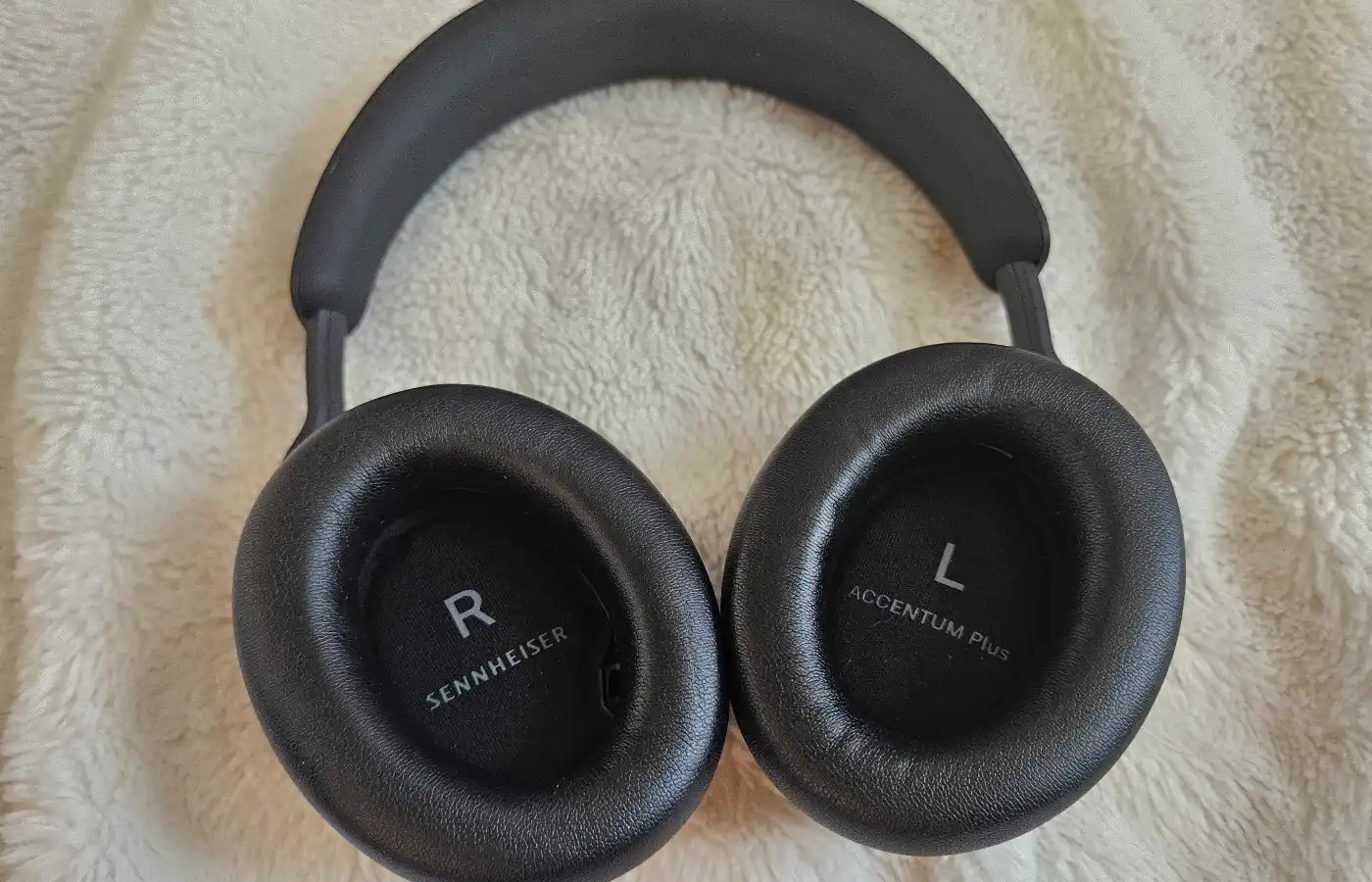 Sennheiser Accentum Plus Wireless headphones earpieces inside