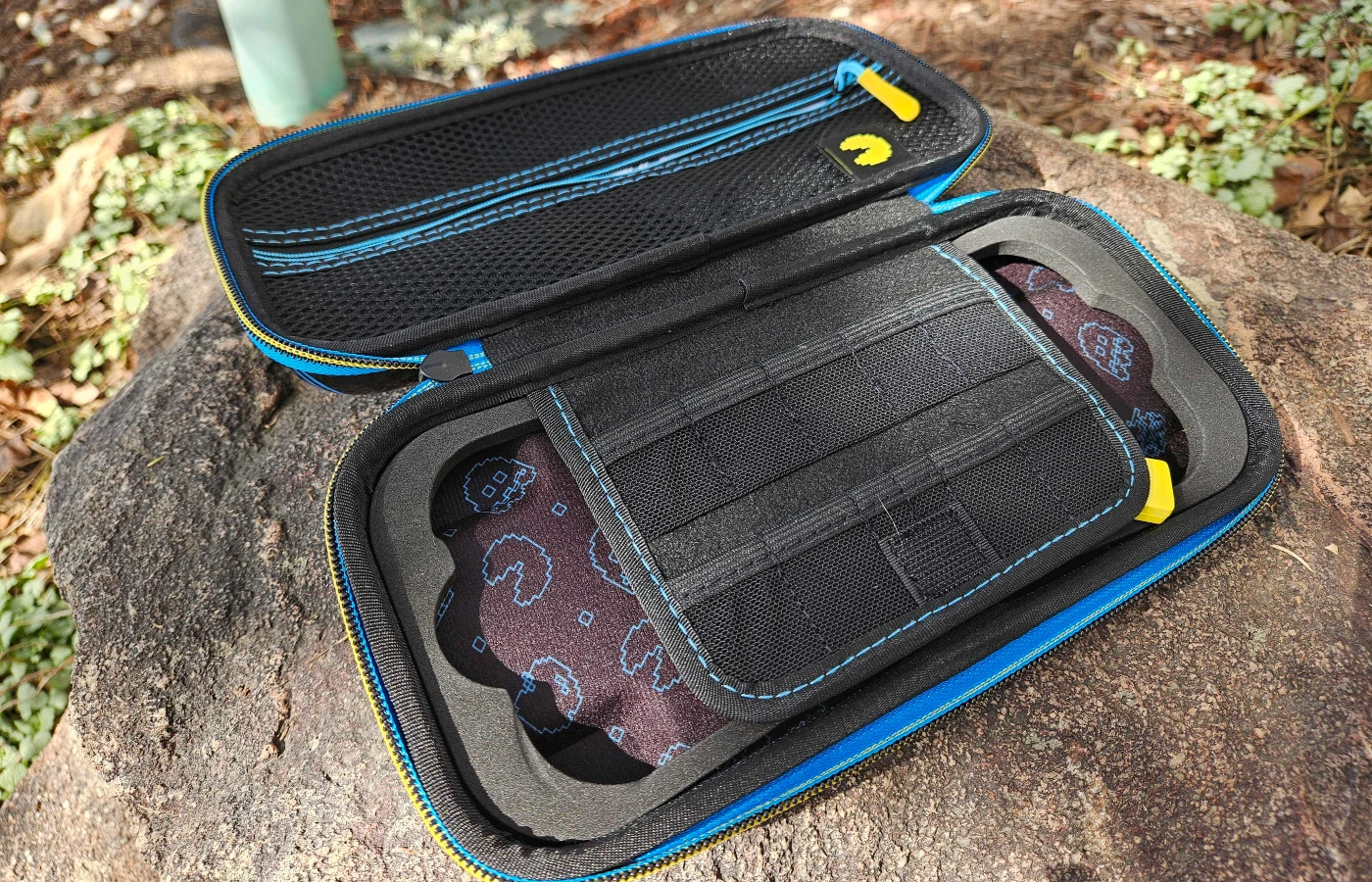 Pac-Man Nintendo Switch Case Open