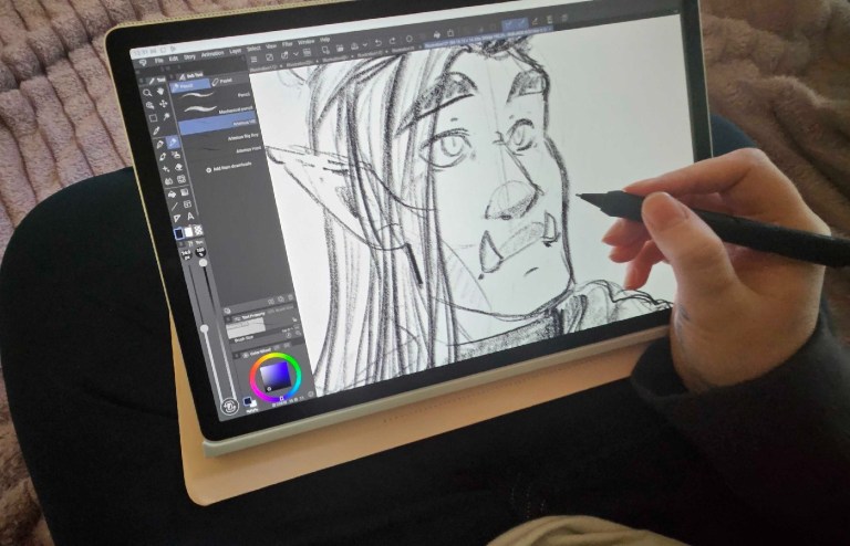 Sketching on the go with the MovinkPad Pro 14