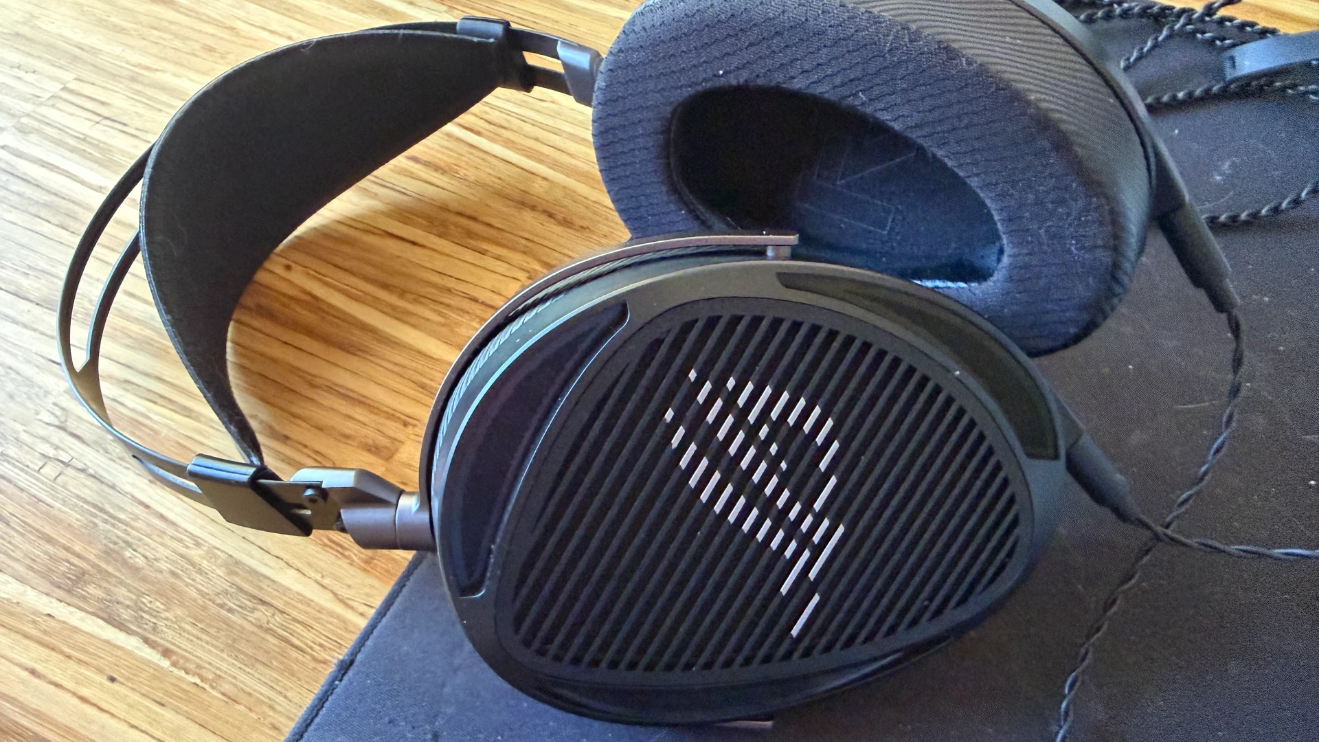 ROG Kithara Heaphones on side